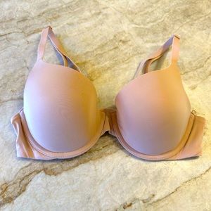 Near new condition Gap T-shirt bra, 34C